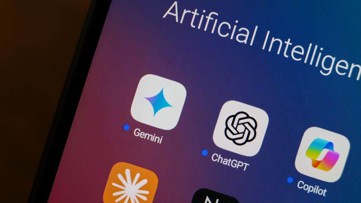 Après une percée, des modèles de langage volumineux peuvent être intégrés à votre téléphone, plutôt que de nécessiter des milliers de serveurs pour fonctionner.