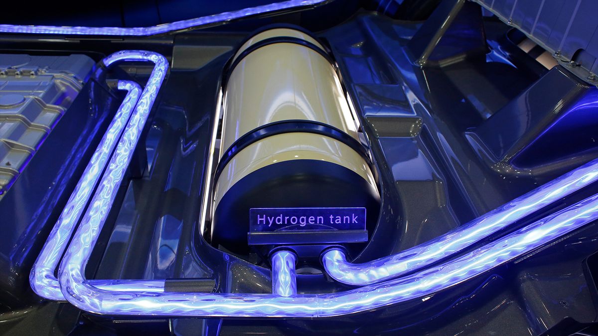 Des scientifiques découvrent une méthode révolutionnaire permettant de fabriquer du carburant à partir de l'eau et de la lumière du soleil, mais ce n'est pas encore terminé.