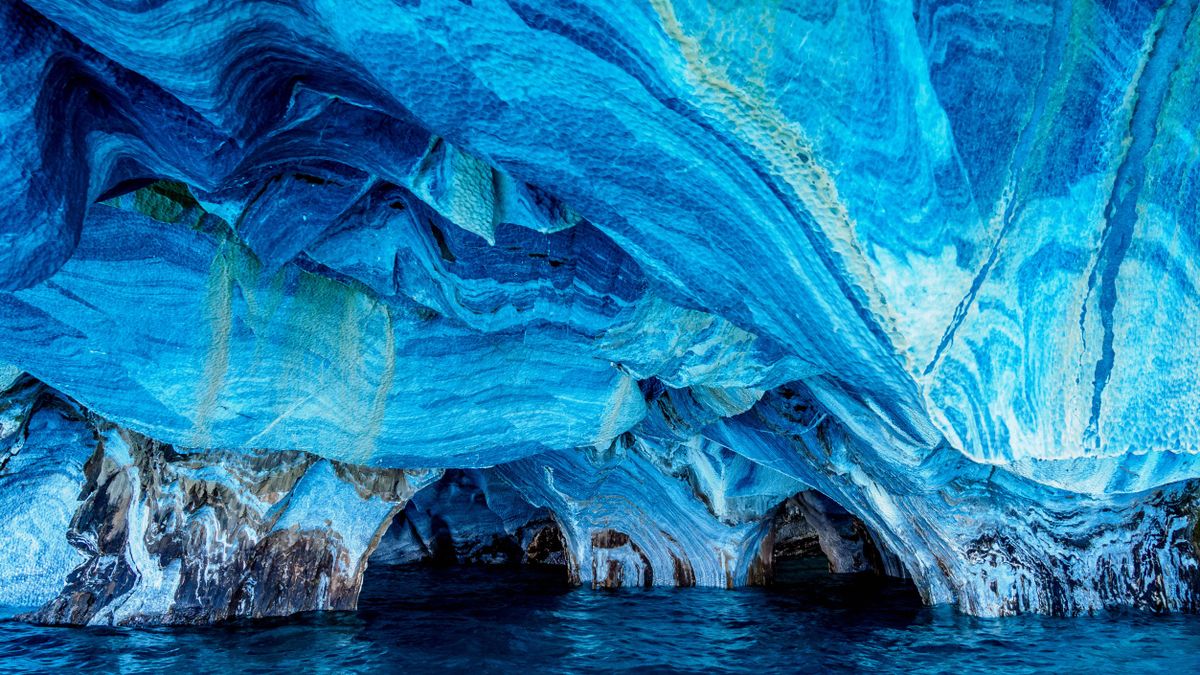 Grottes de marbre : les cavernes turquoise éthérées du Chili avec une « glace minérale » sur les murs