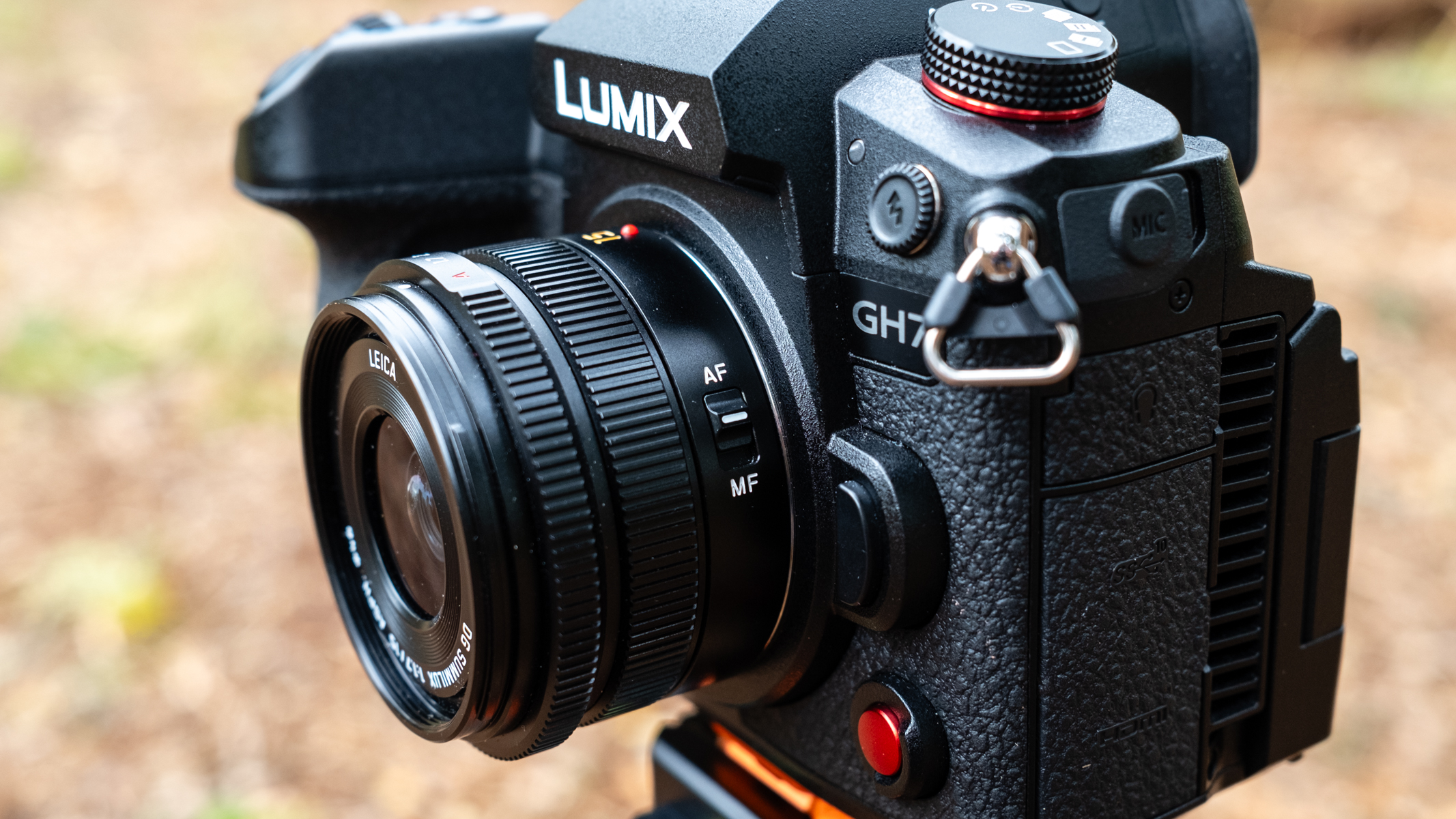 Panasonic 15 mm f1.7 Leica Summilux DG ASPH fixé à un Panasonic Lumix GH7. 