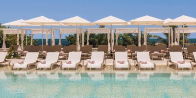 L&rsquo;hôtel paie 1 200 $ à un touriste qui n&rsquo;a pas pu obtenir de chaise de piscine
