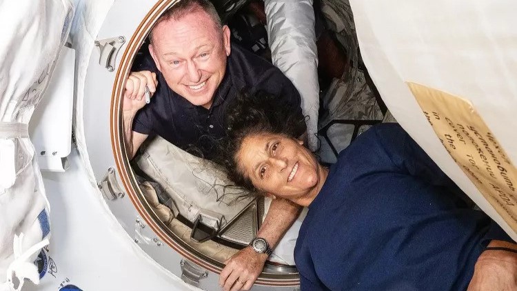 Butch Wilmore et Suni Williams à bord de l'ISS en août 2024.