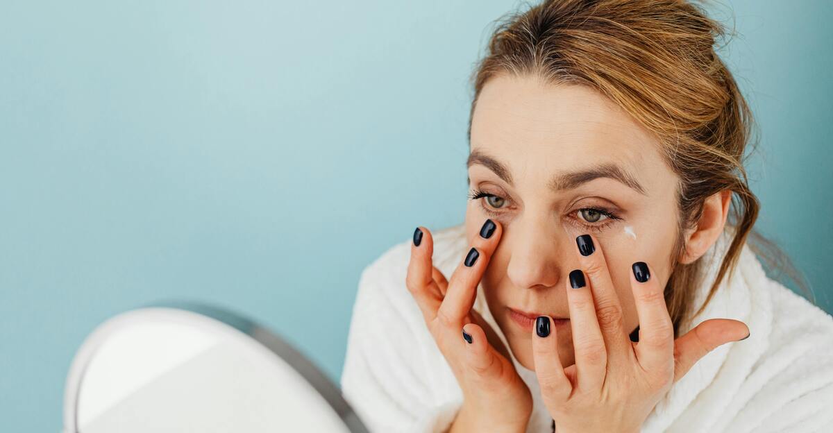 16 crèmes pour les yeux abordables qui fonctionnent comme des options premium