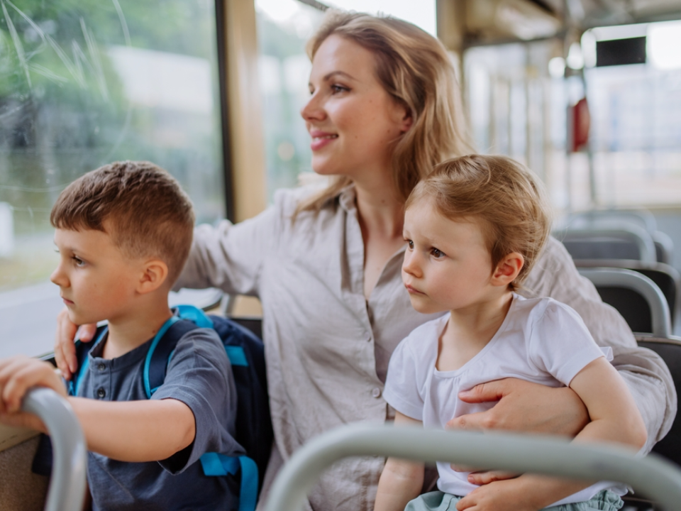 11 Essentiels de voyage incontournables pour les familles avec enfants