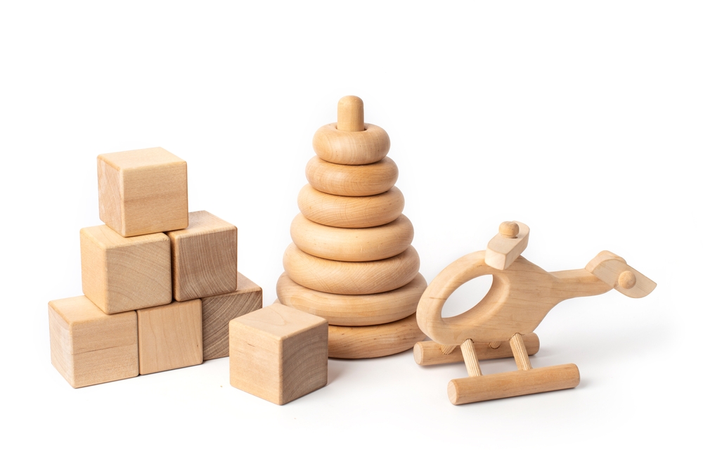 9 jouets en bois emblématiques qui sont devenus des articles de collection