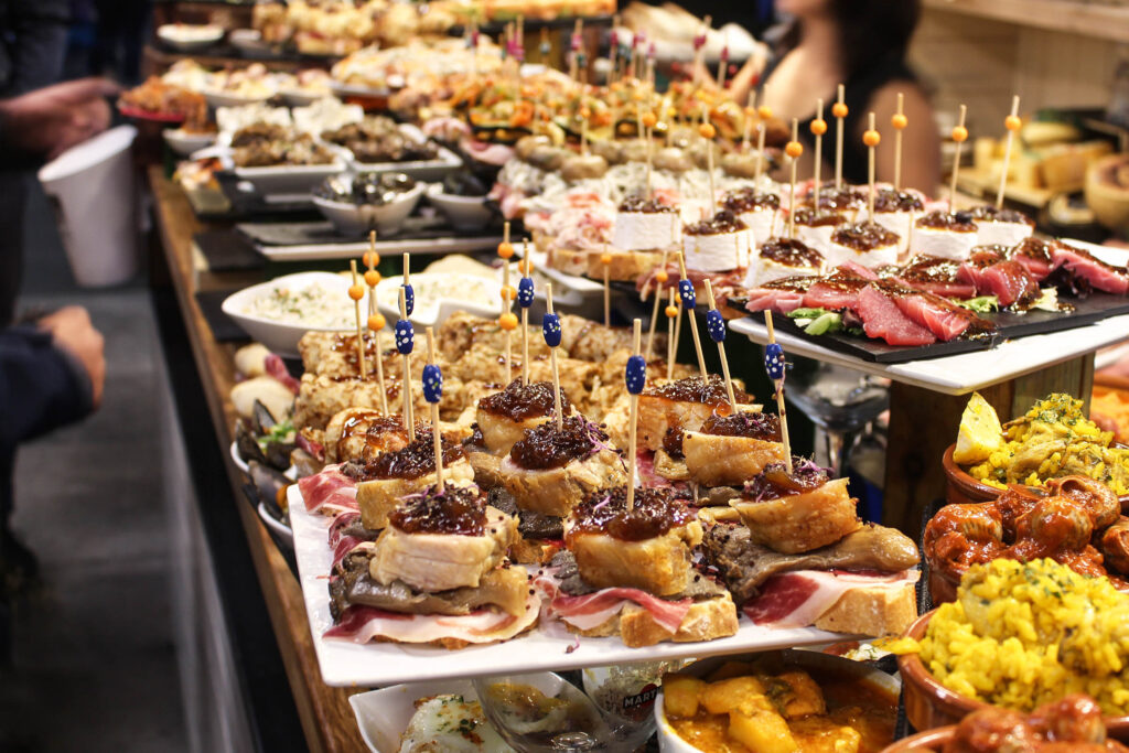 Les tapas rampent à Barcelone, en Espagne