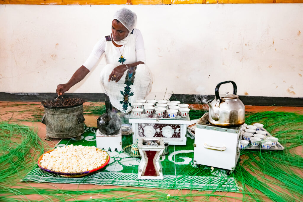 Cérémonie de café à Addis-Abeba, Éthiopie