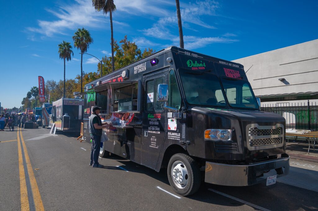 Dégustation de camions de nourriture à Los Angeles, États-Unis