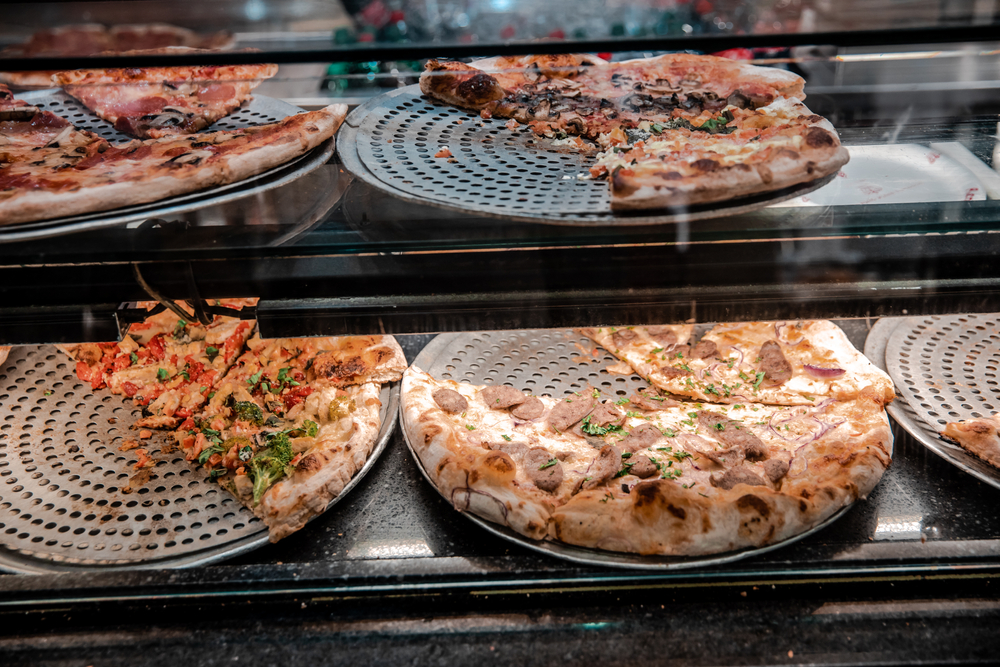 13 styles de pizza régionaux que chaque amateur de nourriture devrait essayer