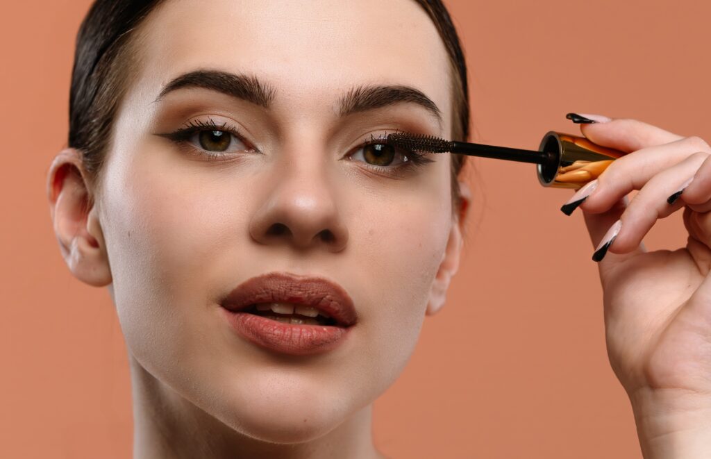 14 techniques de maquillage qui transforment instantanément votre look