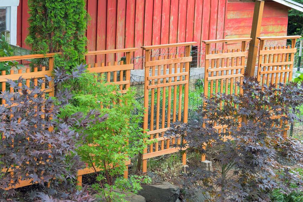 11 clôtures de jardin parfaites pour rester au frais par temps chaud