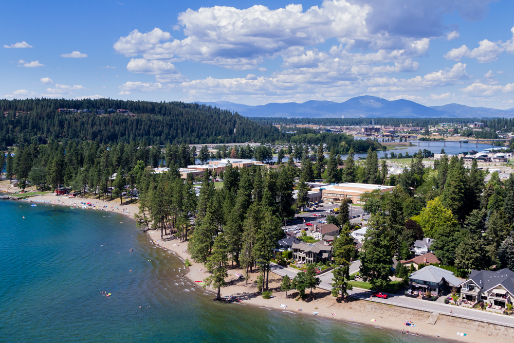 11 villes confortables du lac dans lesquelles vous pourriez réellement vous permettre de vivre