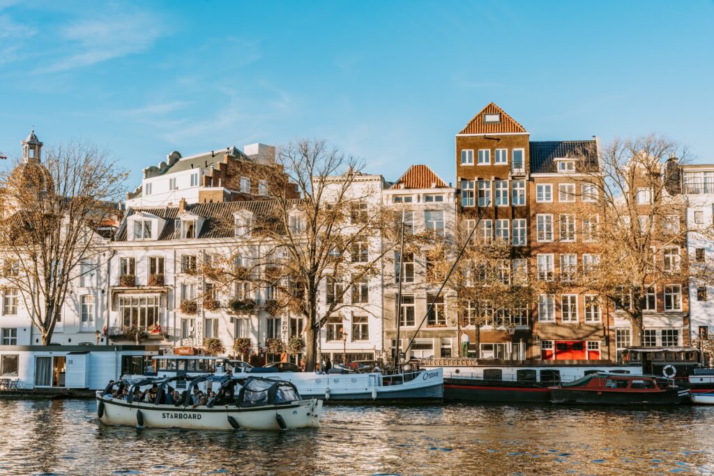 15 villes pour le budget à visiter pendant les mois d'automne hors saison
