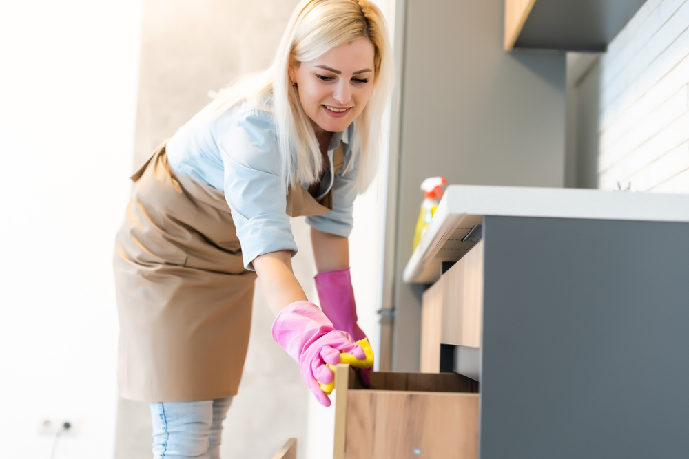 11 habitudes de nettoyage courantes qui rendent réellement votre maison plus sale