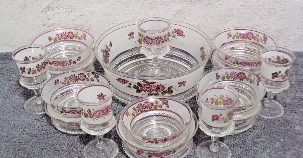 12 pièces de la société américaine Glass Company encore trouvées dans les collections