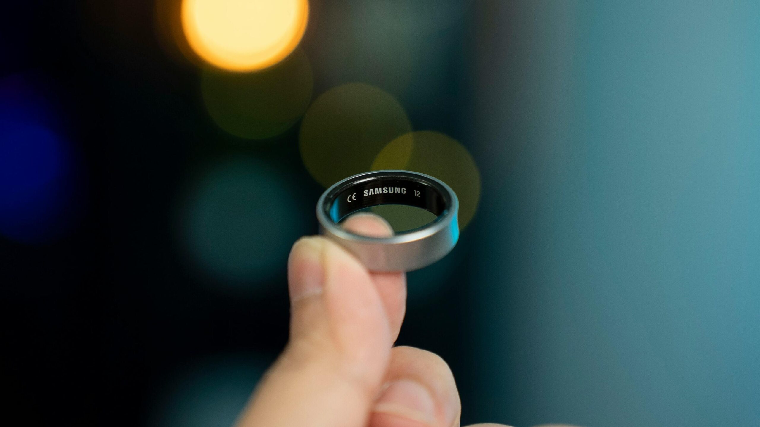 Smart Ring Passenger a nié l'embarquement à cause de ses bijoux