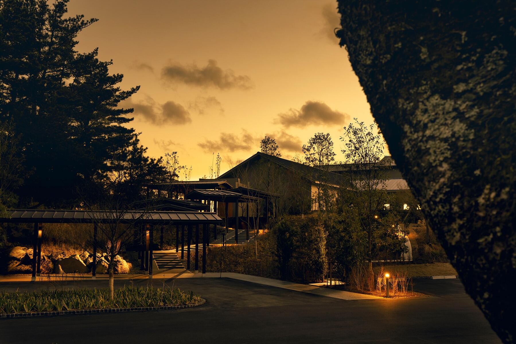 Pourquoi suis-je nu dans le froid glacial du Japon rural ?