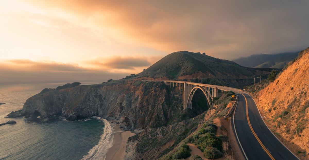 14 routes côtières sous-estimées que les familles peuvent conduire ensemble