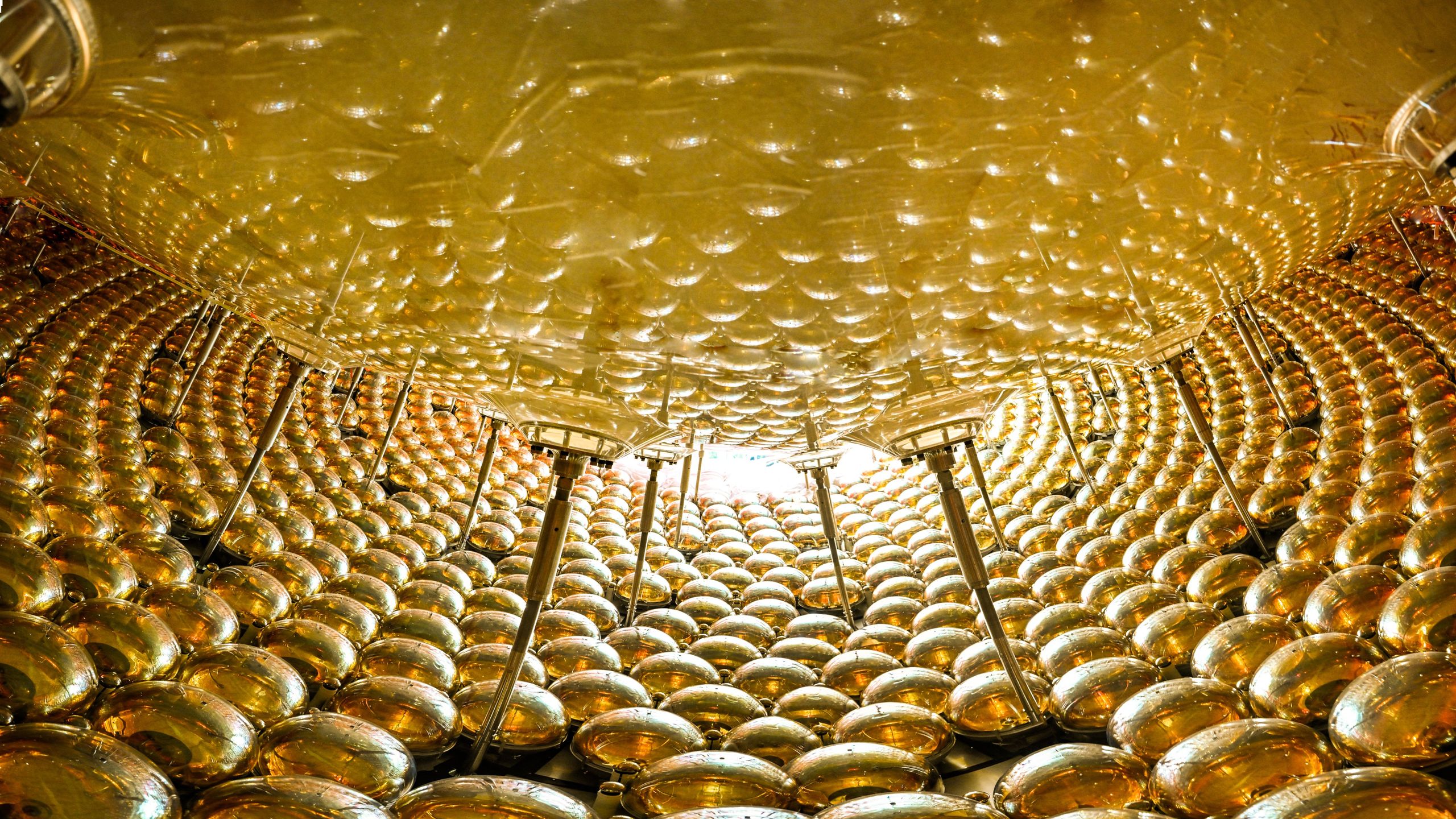 « Portail vers la physique au-delà du modèle standard » : le plus grand détecteur de neutrinos au monde démarre — avec des résultats incroyables
