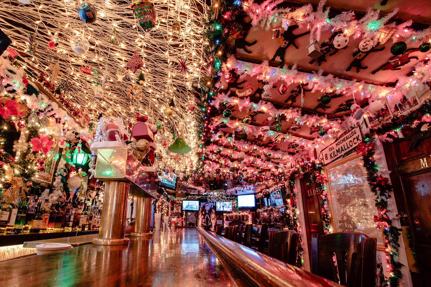 10 bars étonnants qui mettent tout en œuvre pour les décorations de vacances