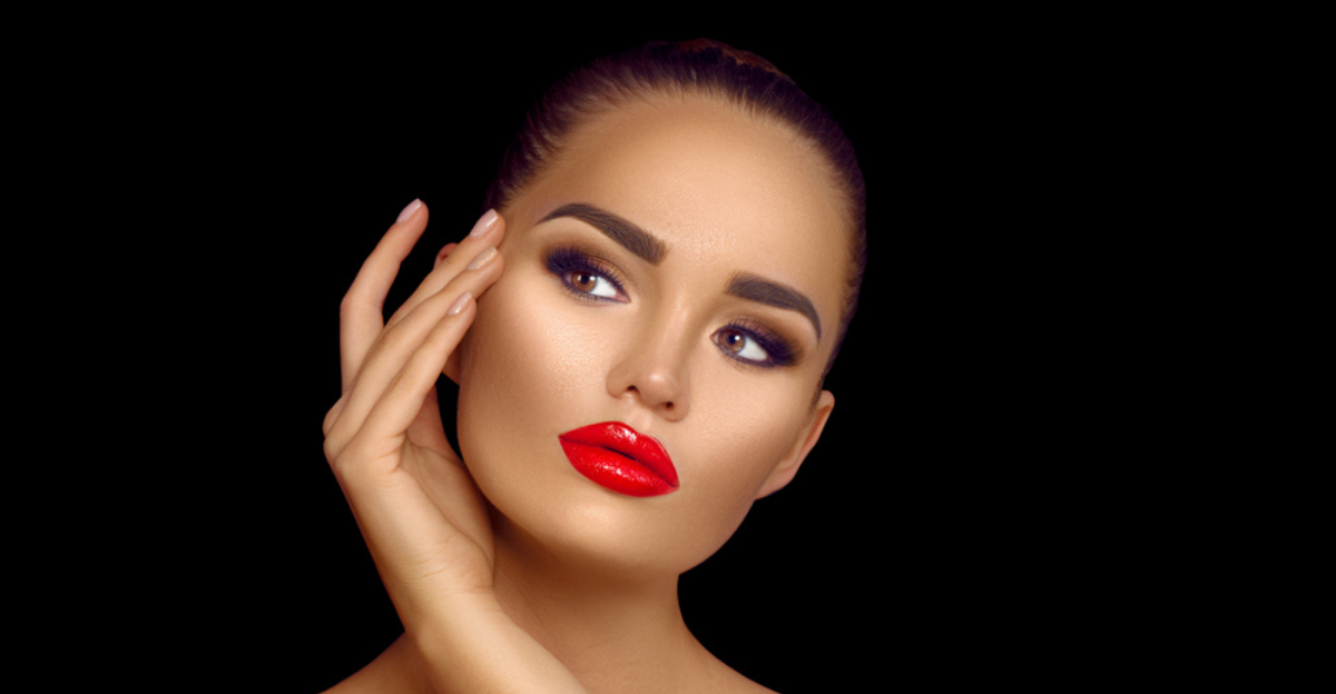 16 tendances de maquillage de vacances que tout le monde essaie au moins une fois