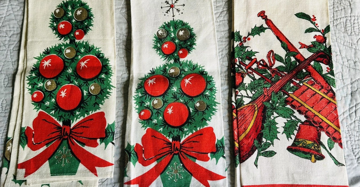 15 textiles vintage avec des motifs de vacances qui égayent une maison