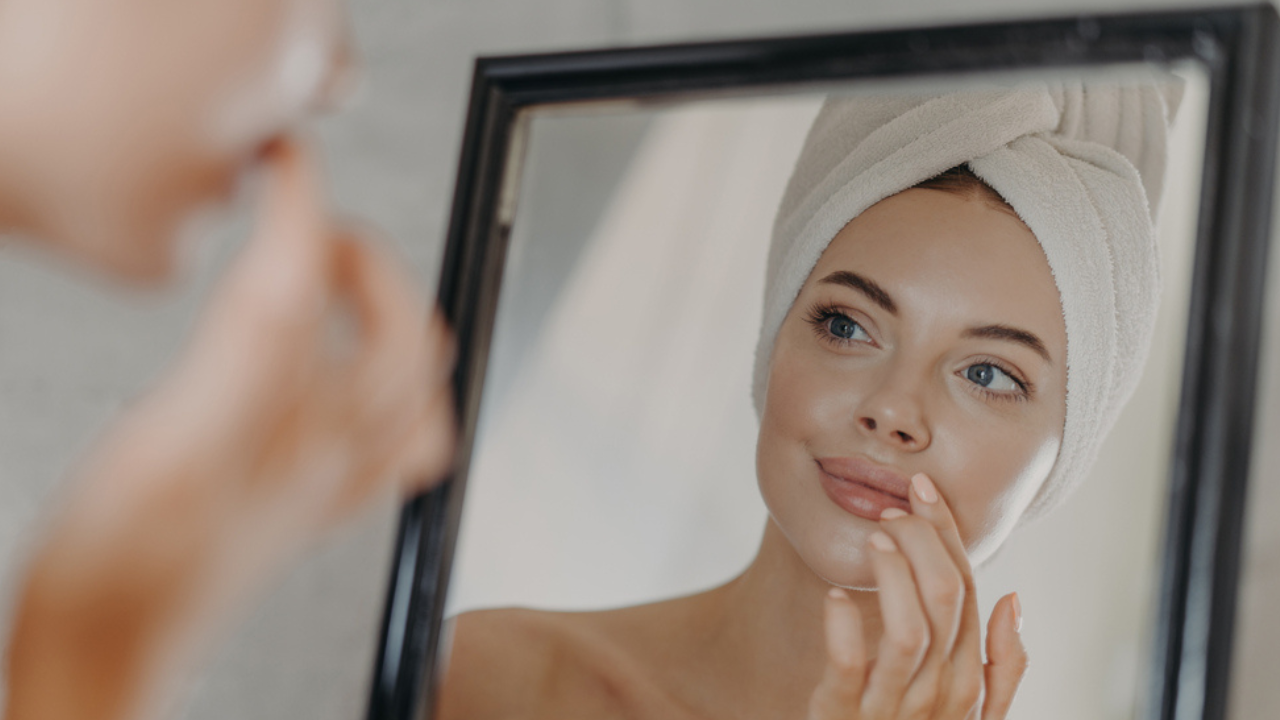 12 conseils de soins pour les lèvres du Nouvel An qui réparent réellement les lèvres gercées