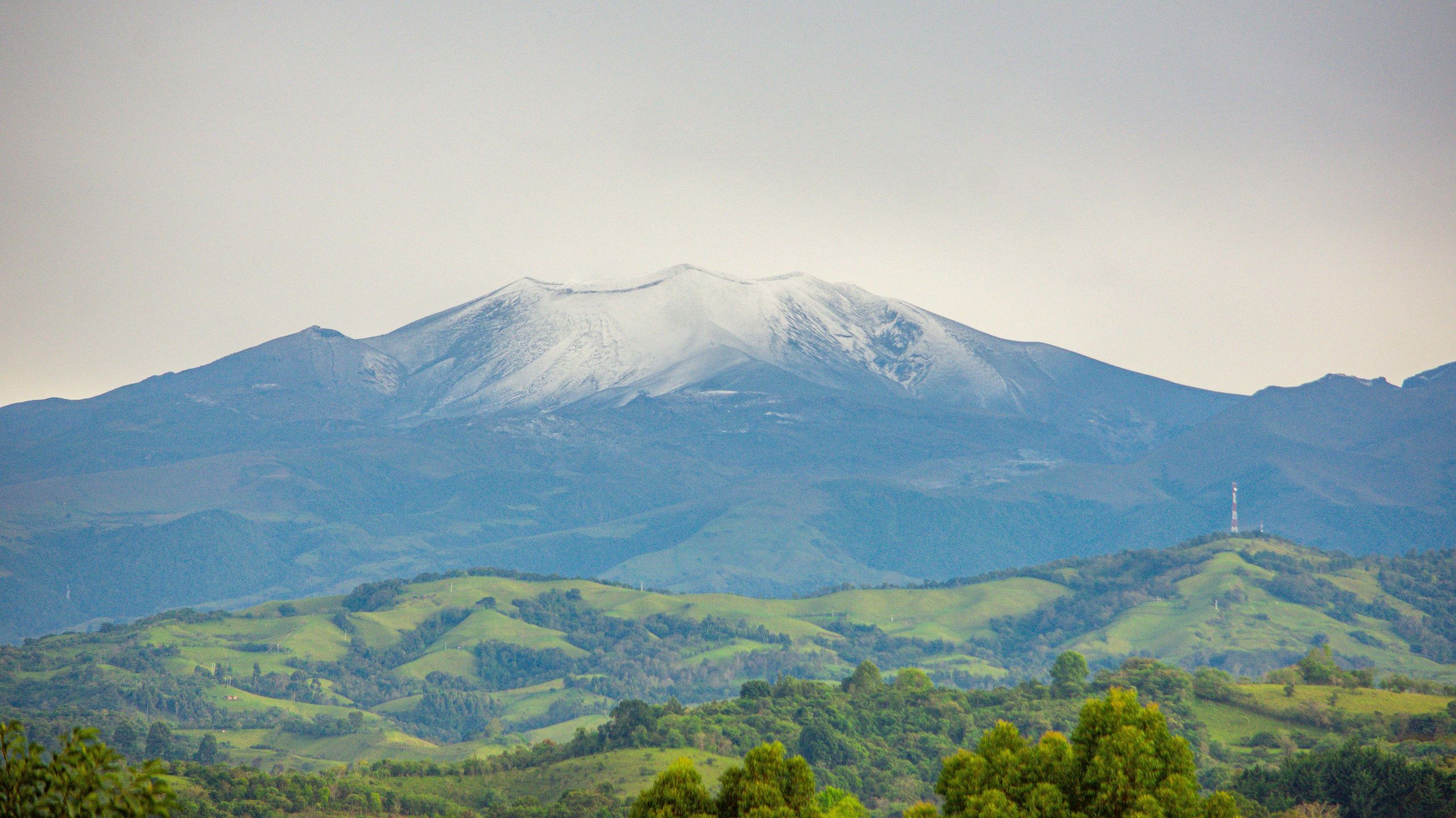 Chaîne volcanique de Coconucos : l'étonnant groupe de volcans de Colombie, perdu dans un paysage surnaturel