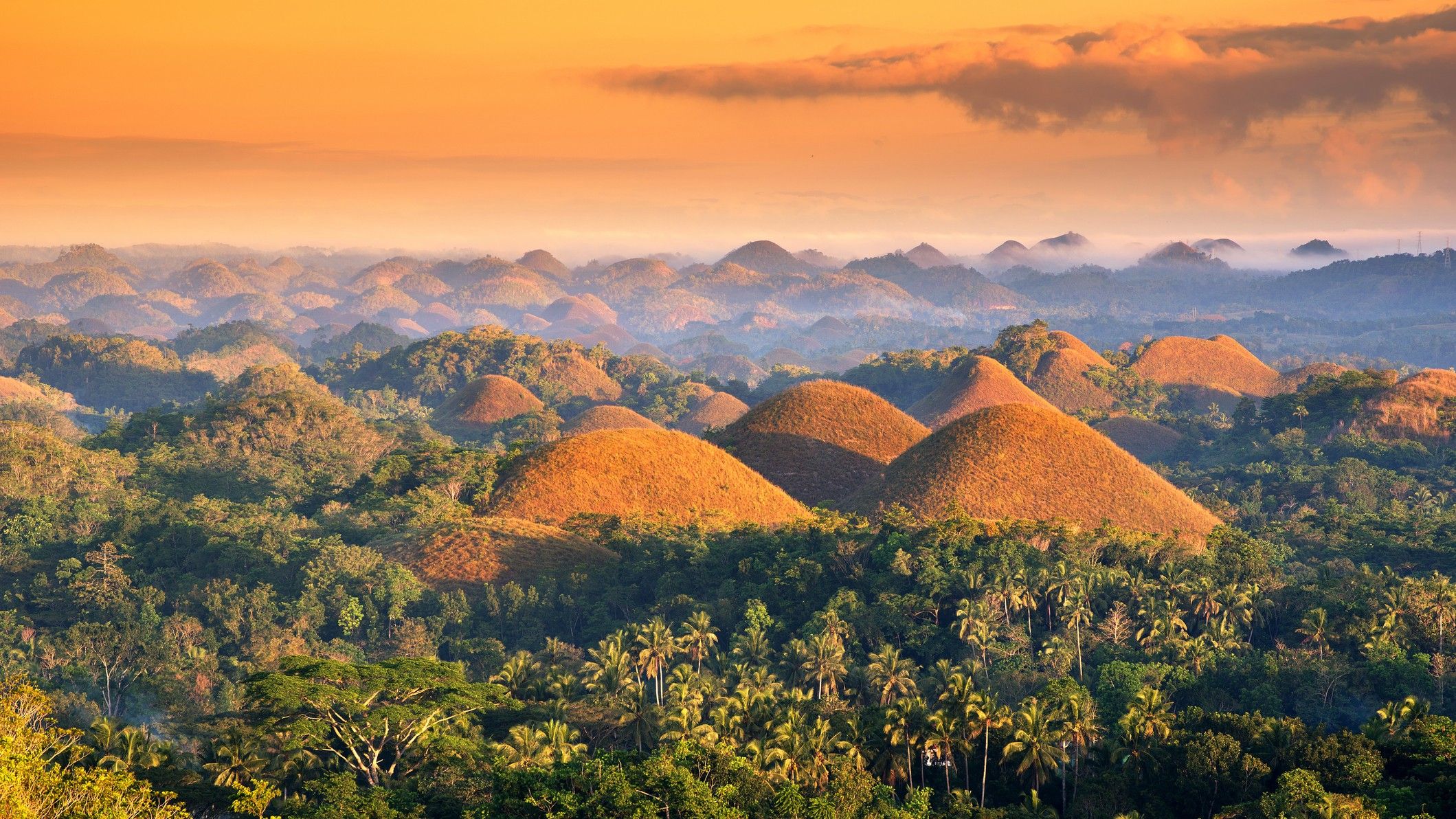 Chocolate Hills : les monticules aux couleurs changeantes des Philippines qui ont inspiré les légendes des géants lanceurs de boue