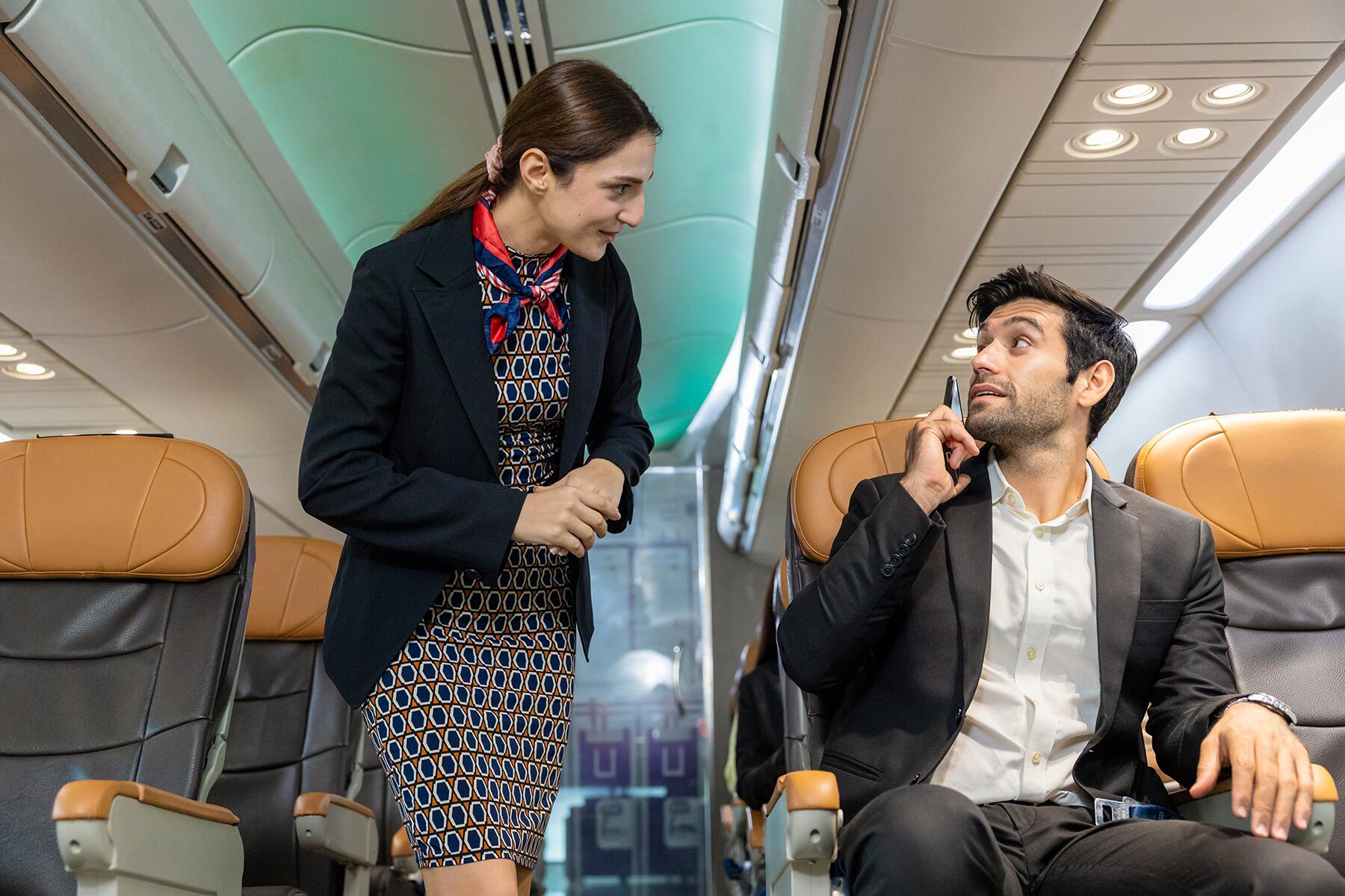 Ce que les agents de bord sont autorisés à faire lorsque les passagers franchissent la ligne