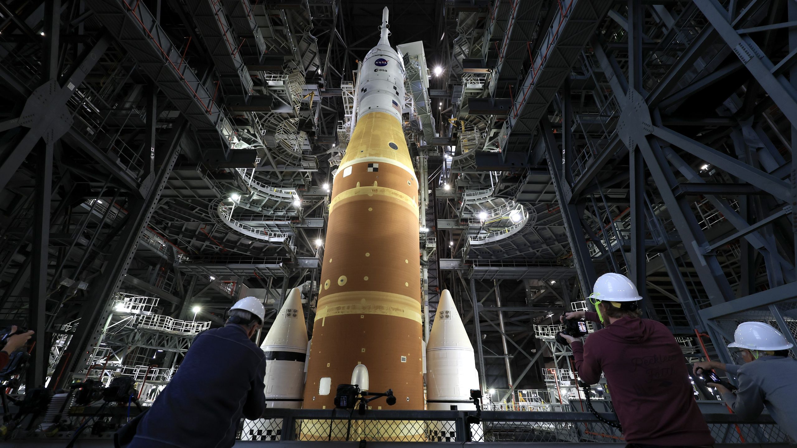 Une fuite d'hydrogène fait dérailler la répétition humide d'Artemis II, repoussant la date de lancement de plusieurs semaines