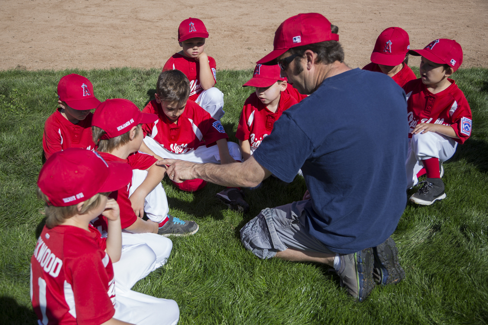 12 célébrités qui entraînent la Petite Ligue les soirs de semaine