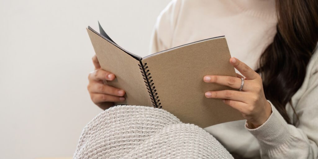 14 passe-temps d'intérieur pour février qui gardent les mains occupées et l'esprit calme