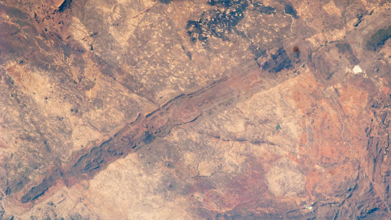 An astronaut photo showing a section of the Great Dyke of Zimbabwe