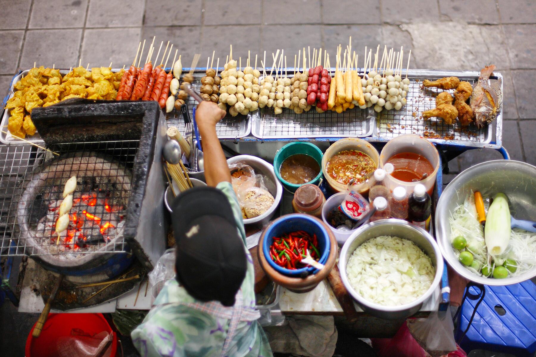 Pourquoi votre nourriture « épicée » à l'étranger est presque toujours un mensonge