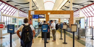 La TSA prévient que les aéroports pourraient fermer si la fermeture se prolonge