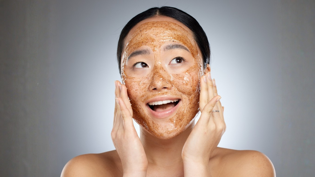 10 exfoliants de beauté asiatiques doux à utiliser lorsque la peau est sèche et squameuse