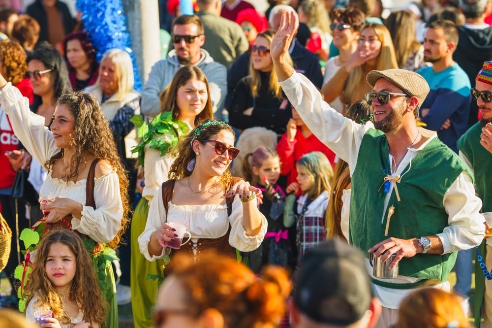 8 festivals culturels auxquels les familles devraient assister en mars