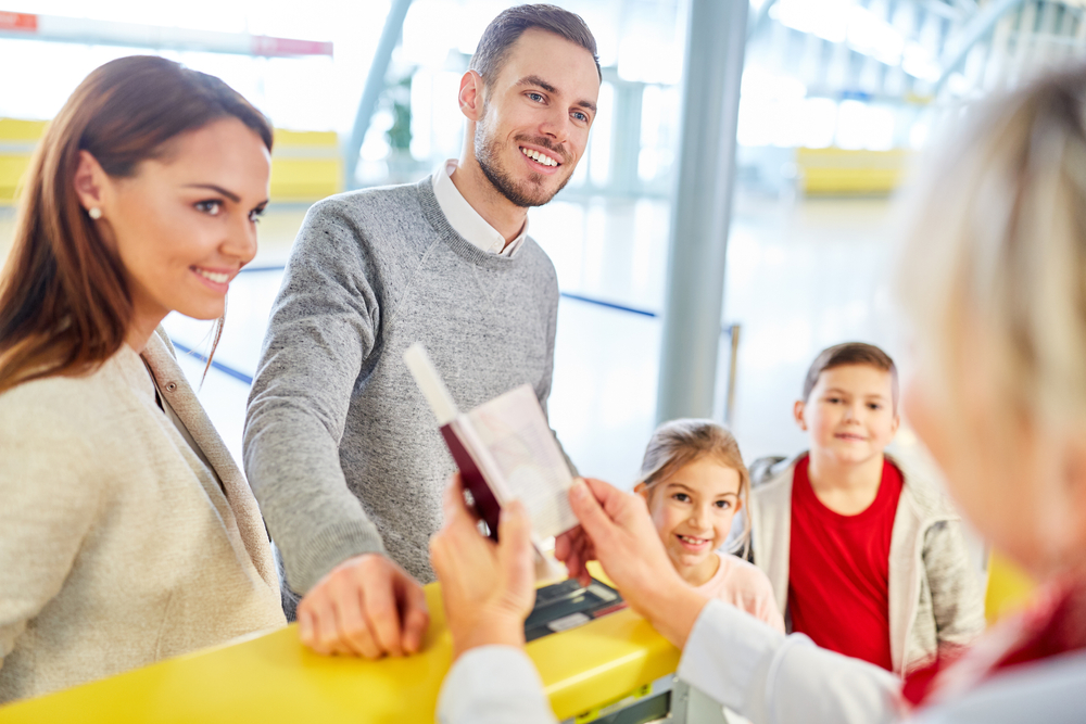 10 conseils pour voyager à l’aéroport sans stress avec des enfants en mars