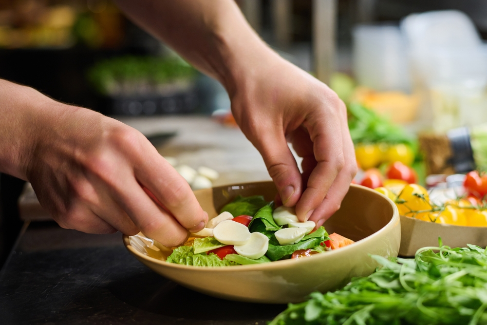 11 recettes de salades saines fleuries de produits frais