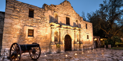Un boulet de canon datant de la bataille d&rsquo;Alamo découvert un jour avant le 190e anniversaire du conflit qui a tué Davy Crockett