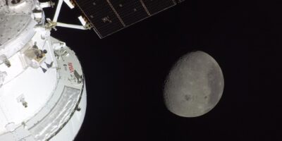 La lune est verte et brune ? Pourquoi les scientifiques sont déjà enthousiasmés par les photos lunaires historiques d&rsquo;Artemis II