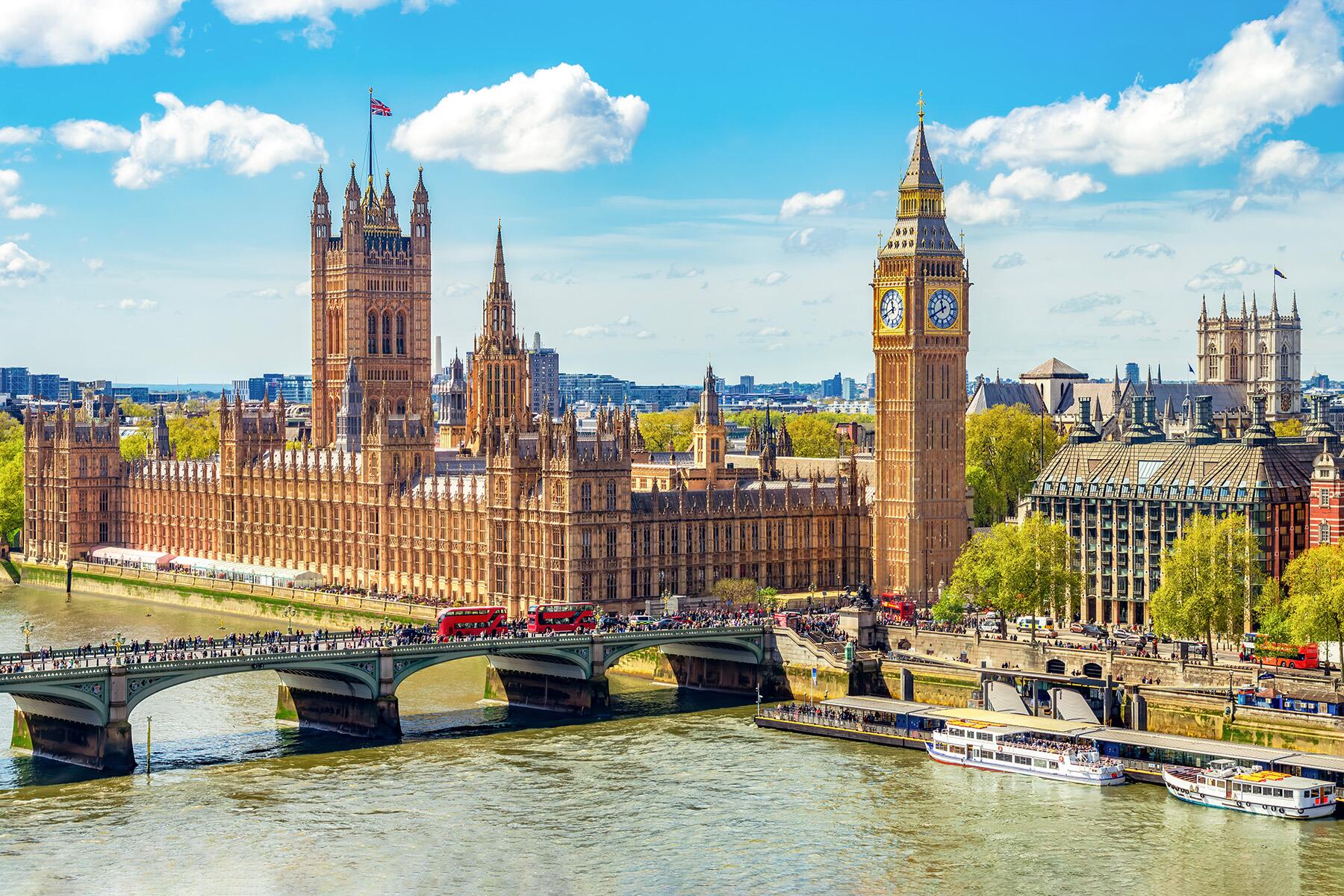 La raison pour laquelle le Royaume-Uni a interdit Kanye West et ce que cela révèle sur les règles mondiales en matière de visa