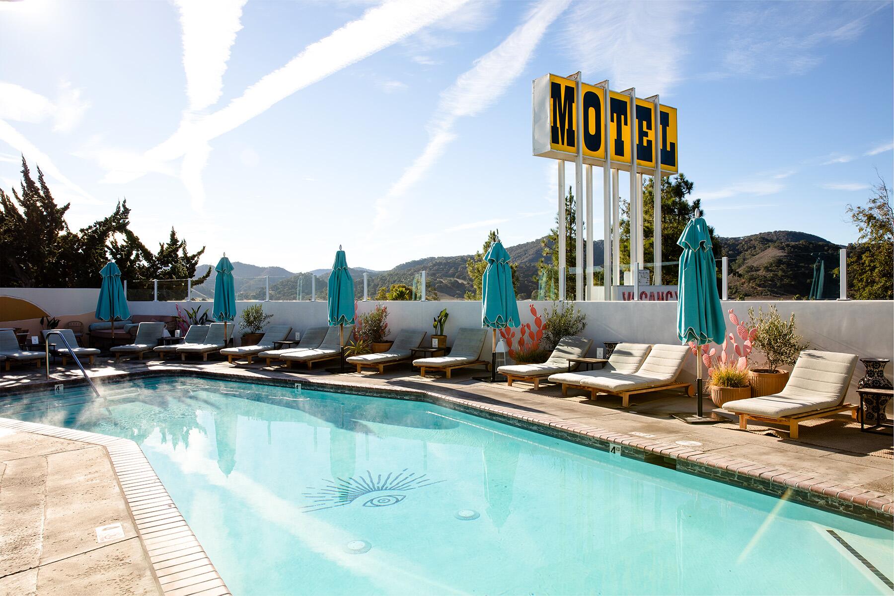10 motels classiques en bord de route qui ont obtenu un magnifique éclat moderne