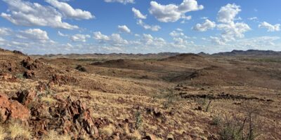 Des « preuves sans équivoque » de l&rsquo;âge du plus ancien cratère d&rsquo;impact de la Terre s&rsquo;avèrent décalées d&rsquo;un demi-milliard d&rsquo;années.
