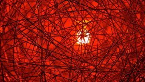 Une nouvelle puce exploite la plus grande faiblesse de l'informatique quantique et tente d'en faire une force