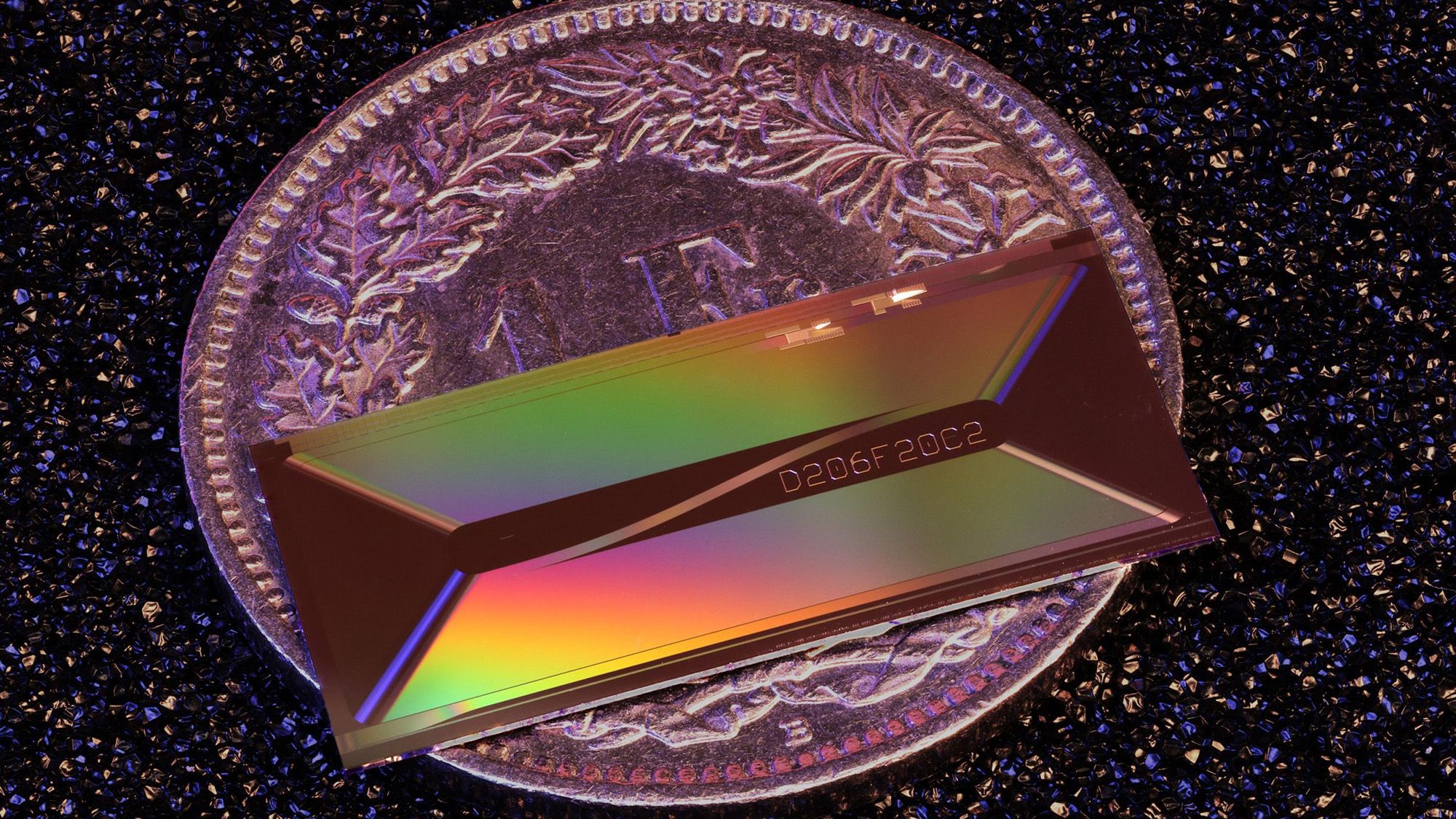Les scientifiques ont découvert comment réduire d'énormes lasers ultrarapides pour qu'ils tiennent sur une minuscule puce – le « Saint Graal » du domaine