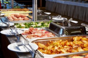 Avez-vous enfreint l’une de ces règles tacites du buffet de petit-déjeuner d’hôtel ?