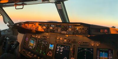 Un passager aurait tenté de s&rsquo;introduire dans le cockpit. Puis un ancien combattant de MMA est intervenu