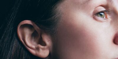 Dilemme diagnostique : une femme a entendu des voix pendant des années, mais pas à cause d&rsquo;une psychose